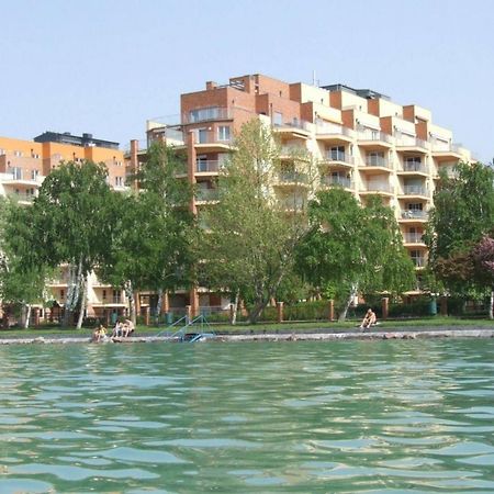 Galeriusbeach Deluxe Apartment Siófok Esterno foto