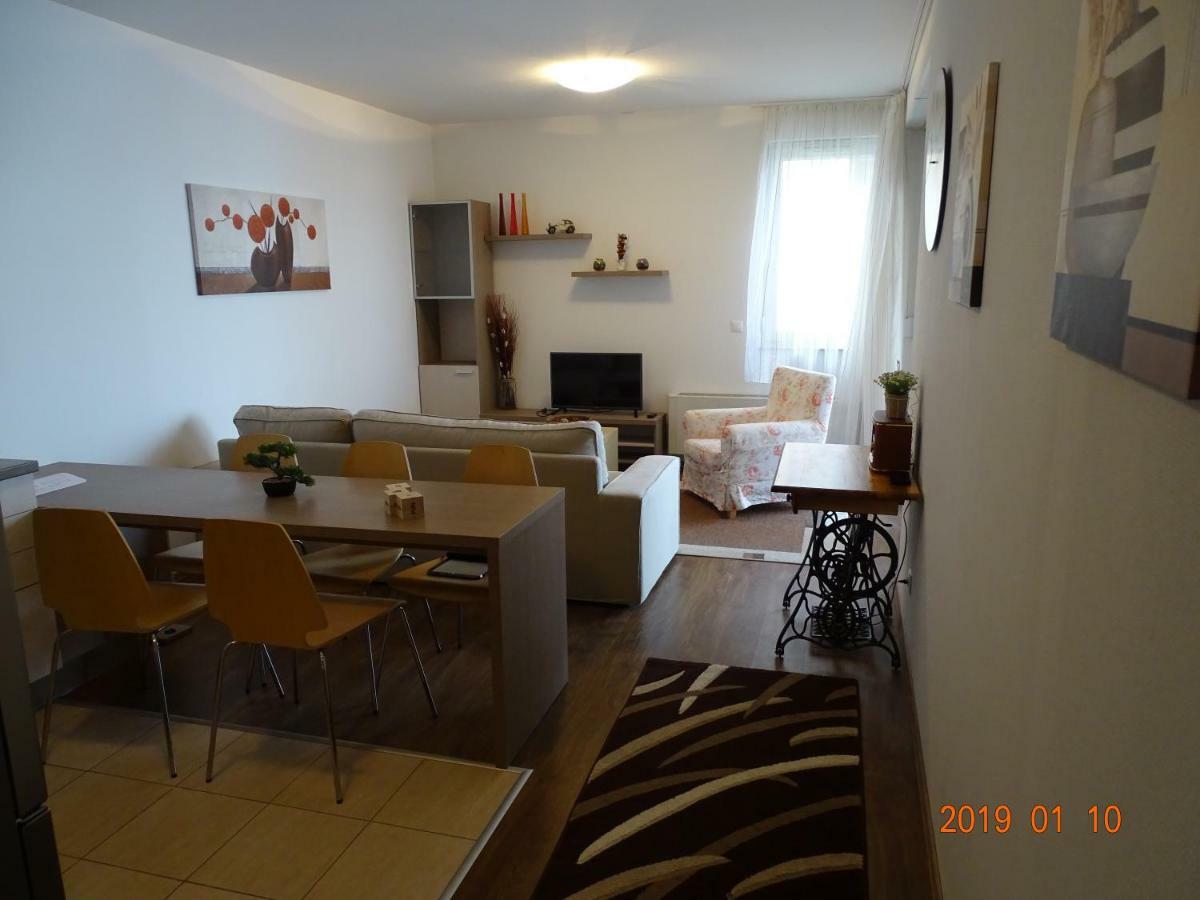 Galeriusbeach Deluxe Apartment Siófok Esterno foto