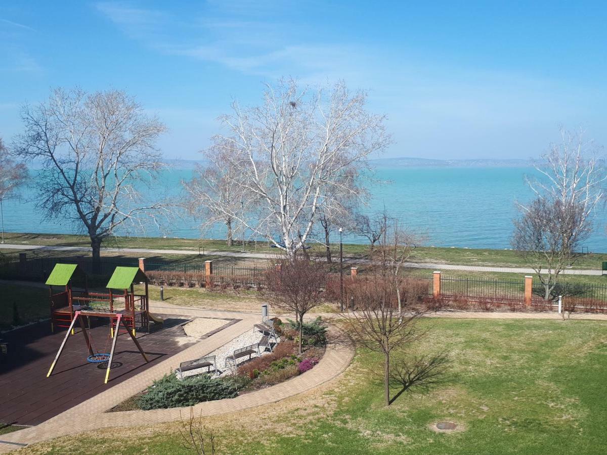 Galeriusbeach Deluxe Apartment Siófok Esterno foto