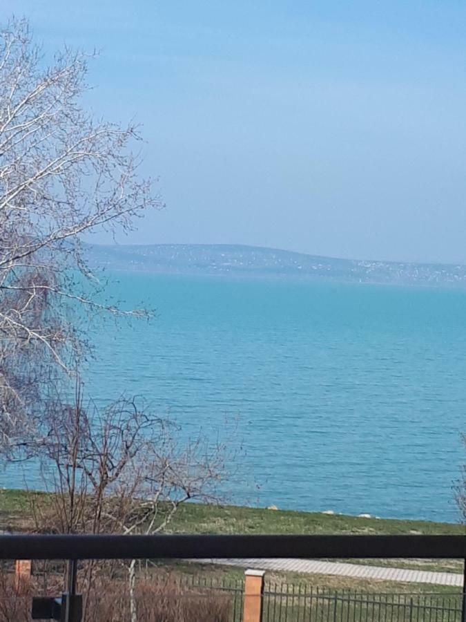 Galeriusbeach Deluxe Apartment Siófok Esterno foto