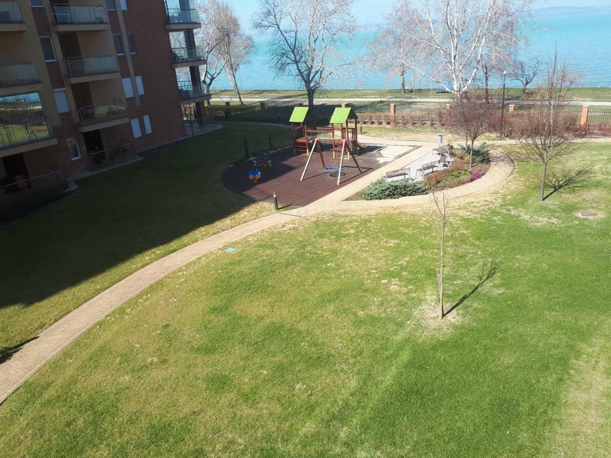 Galeriusbeach Deluxe Apartment Siófok Esterno foto