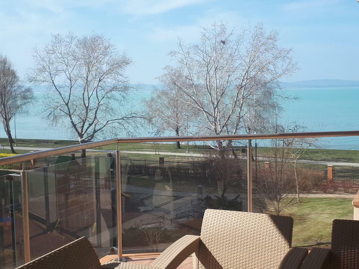 Galeriusbeach Deluxe Apartment Siófok Esterno foto